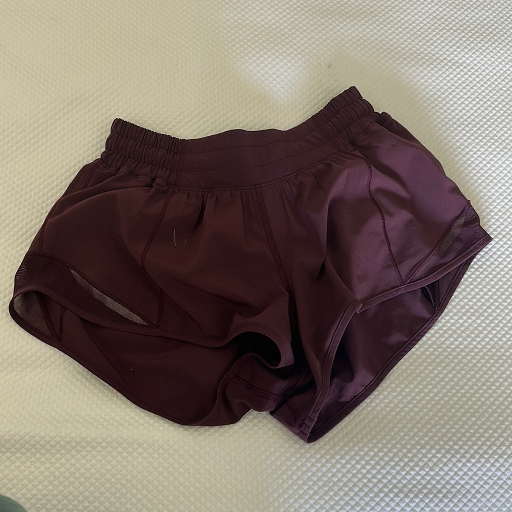 Lululemon Hotty Hot Short 2.5 Size 4
